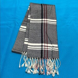 1641 Vintage Burberry Black and White Plaid Scarf